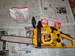 エンジン式チェーンソーの写真