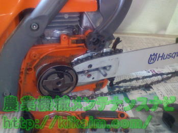 ガイドバー、チェーンの取外し