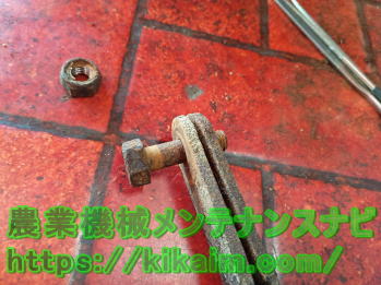 ボルト軸とフリーナイフの穴の確認