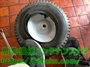 タイヤの組付け