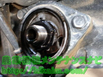 オイルフィルター取り付け部